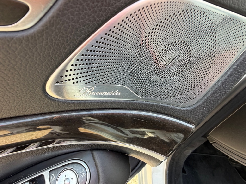 Photo 79 of this MERCEDES-BENZ S-CLASS