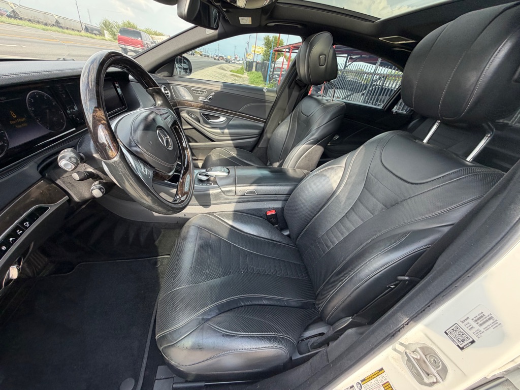 Photo 18 of this MERCEDES-BENZ S-CLASS