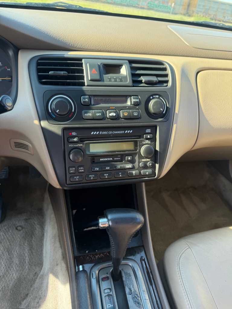 Photo 34 of this HONDA ACCORD