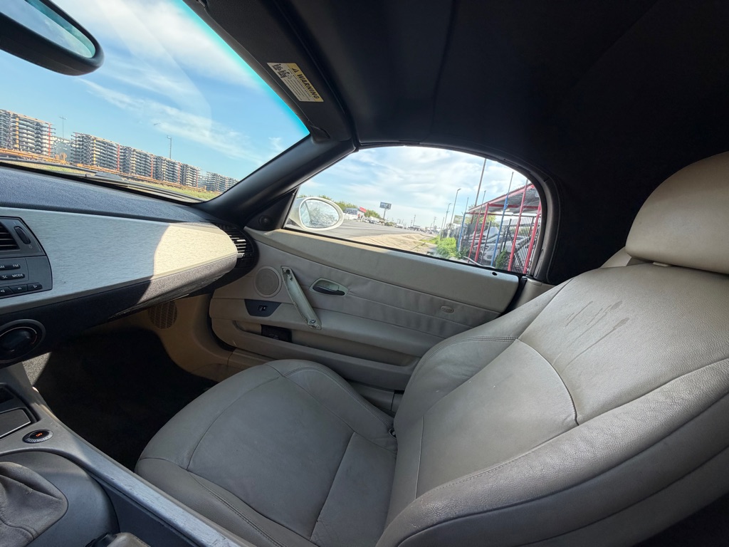 Photo 20 of this BMW Z4