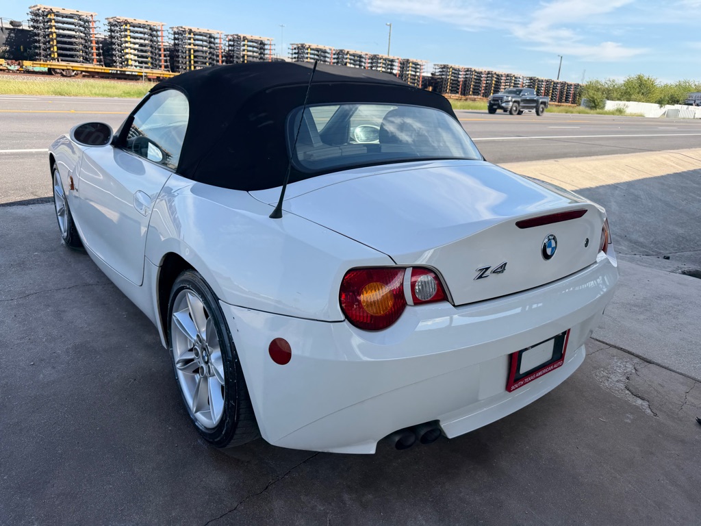Photo 32 of this BMW Z4