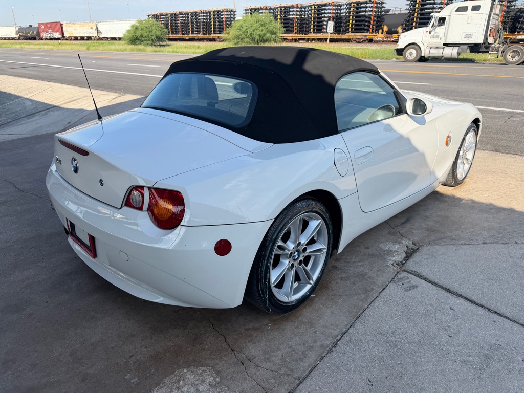Photo 26 of this BMW Z4