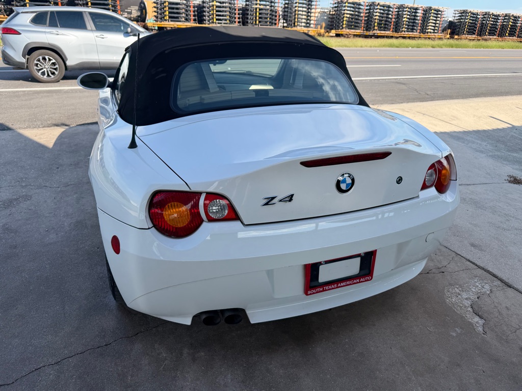 Photo 28 of this BMW Z4