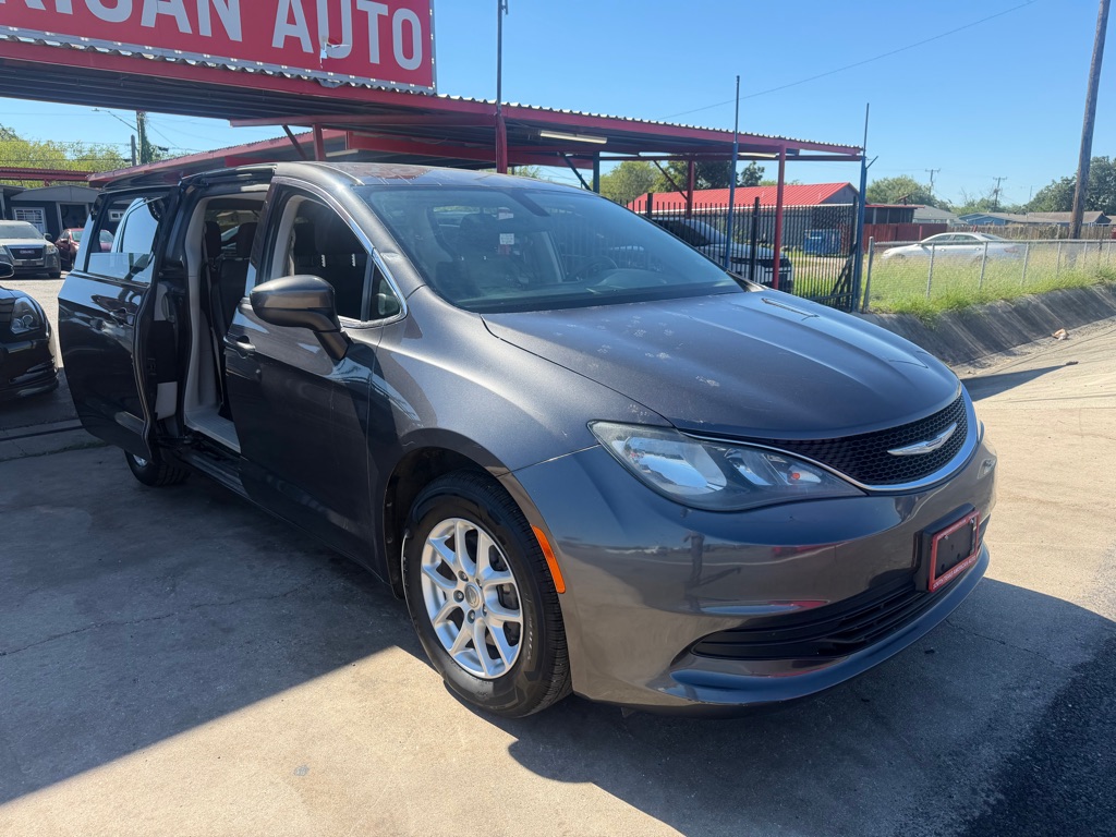Photo 51 of this CHRYSLER PACIFICA