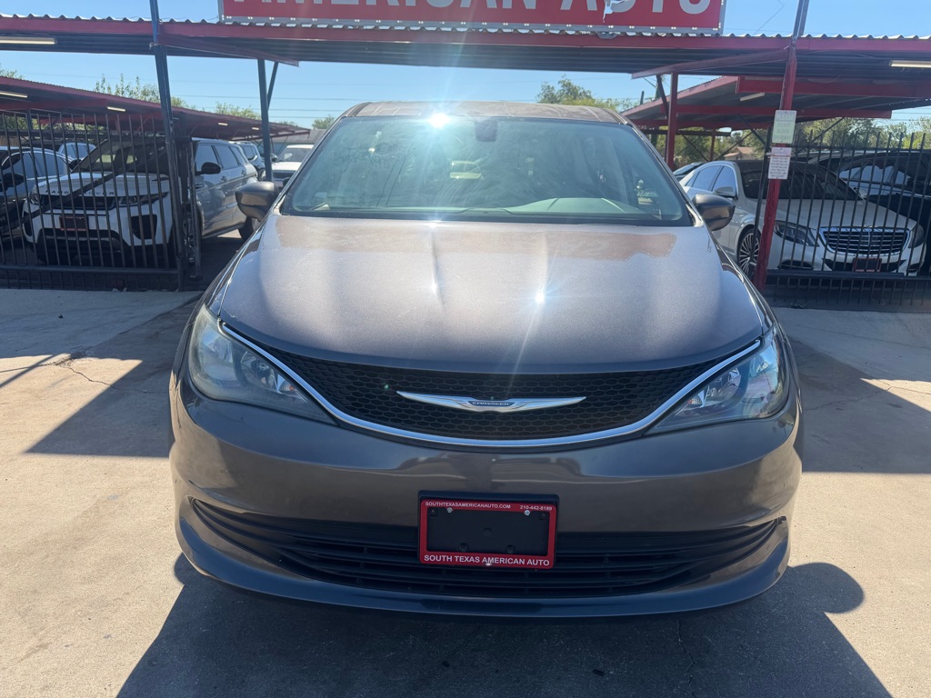 Photo 22 of this CHRYSLER PACIFICA
