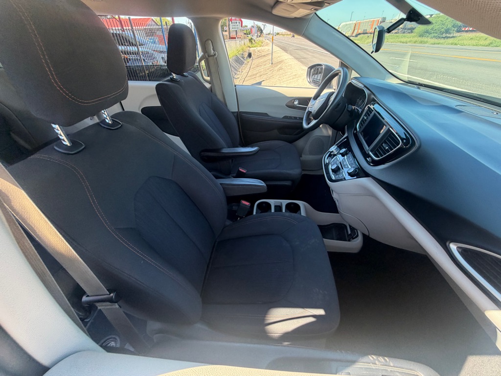 Photo 50 of this CHRYSLER PACIFICA