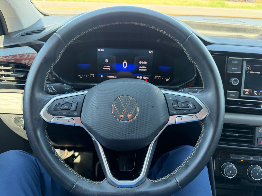 Photo 15 of this VOLKSWAGEN TAOS