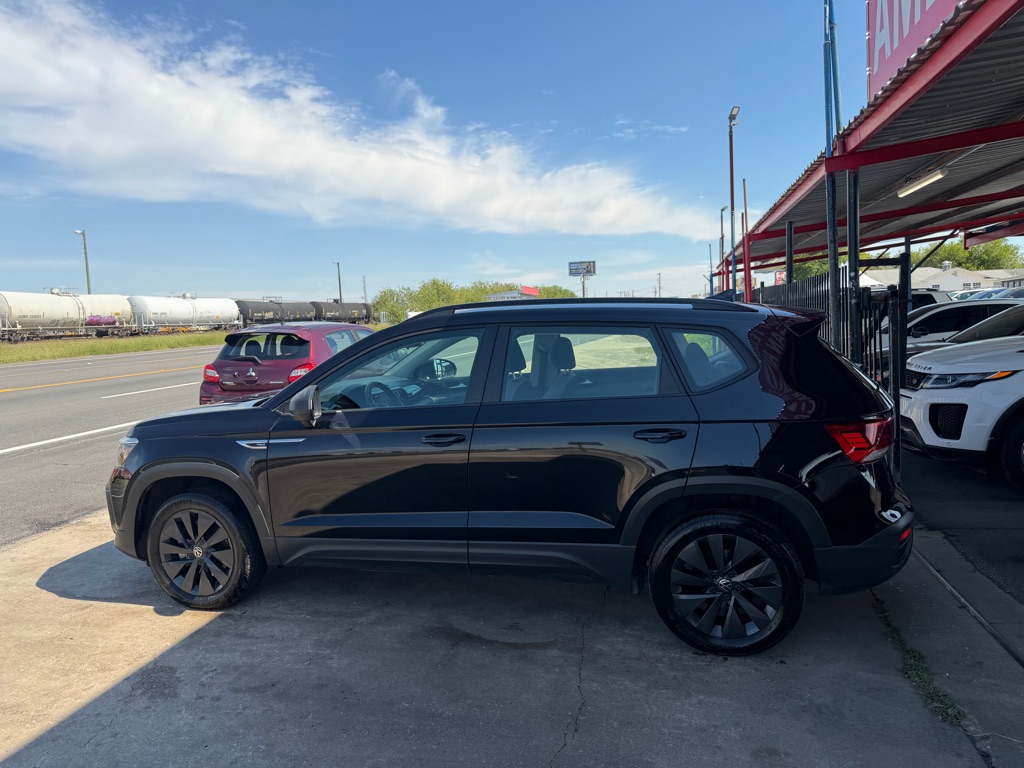 Photo 11 of this VOLKSWAGEN TAOS