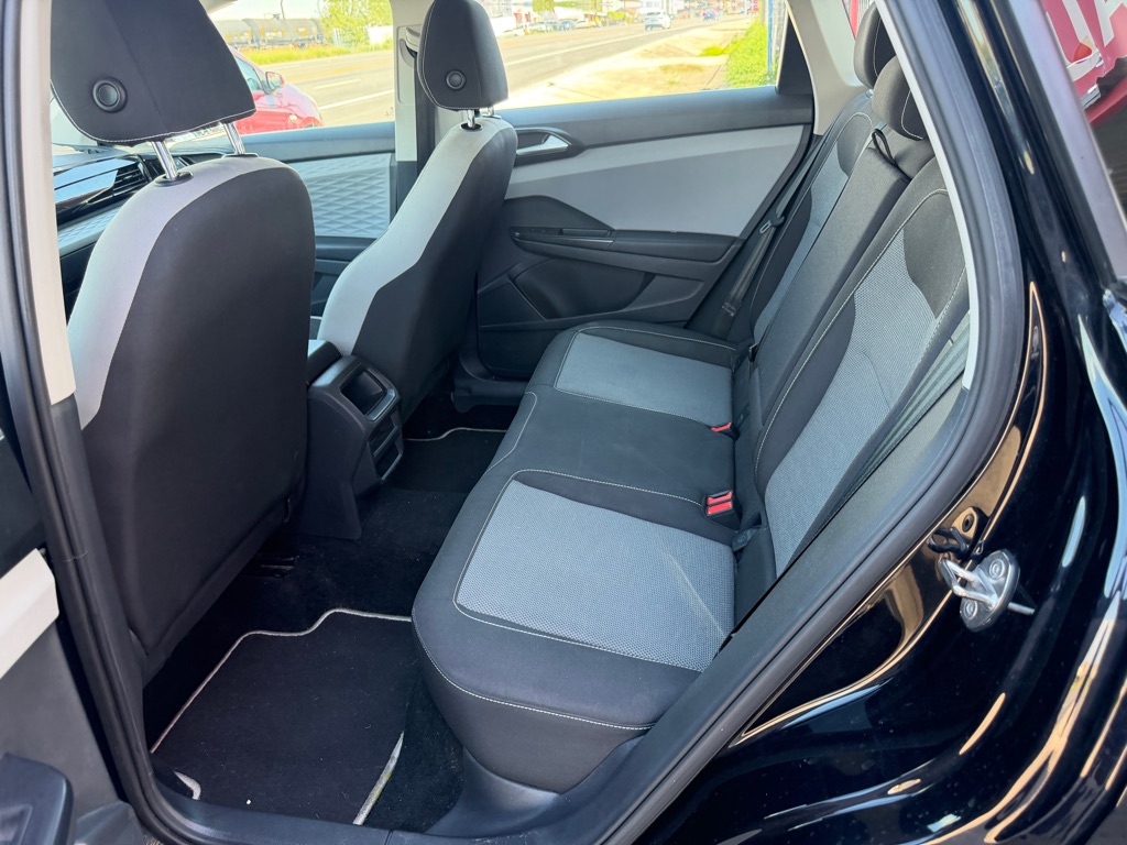 Photo 12 of this VOLKSWAGEN TAOS