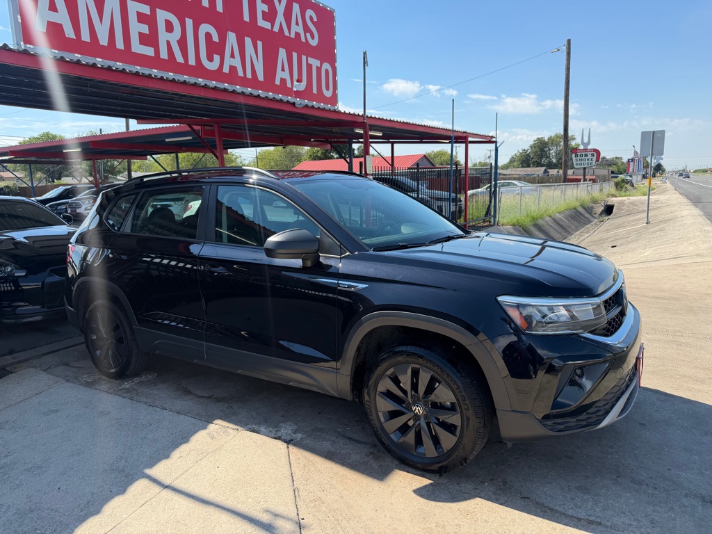 Photo 29 of this VOLKSWAGEN TAOS