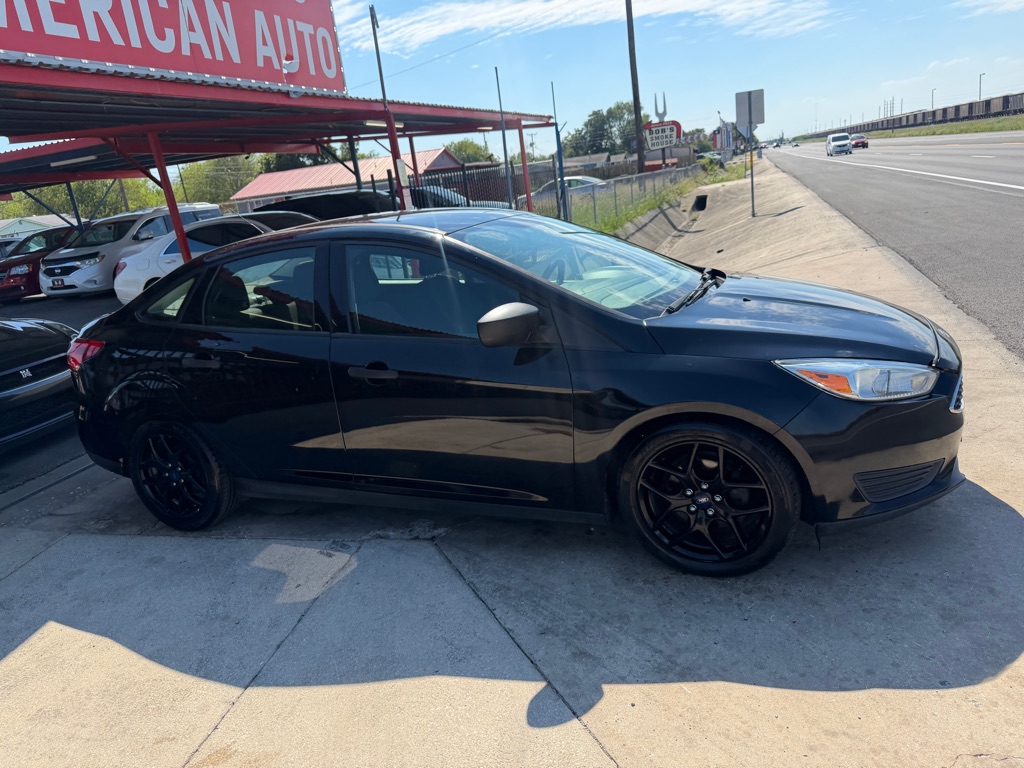 Photo 16 of this FORD FOCUS