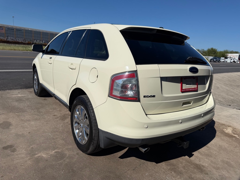 Photo 18 of this FORD EDGE