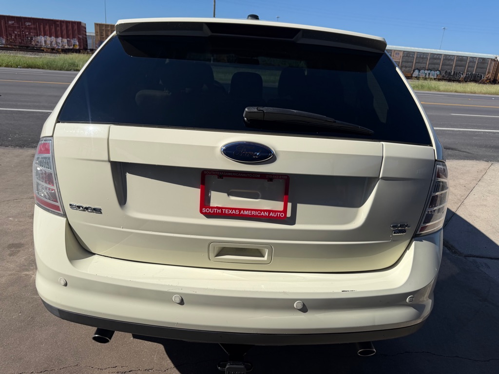 Photo 14 of this FORD EDGE