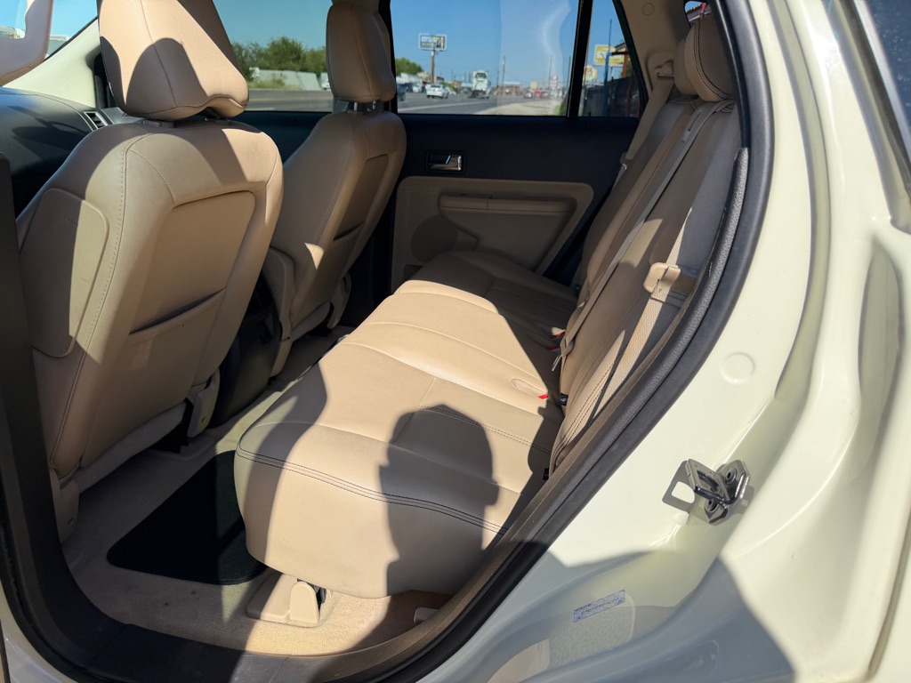 Photo 38 of this FORD EDGE