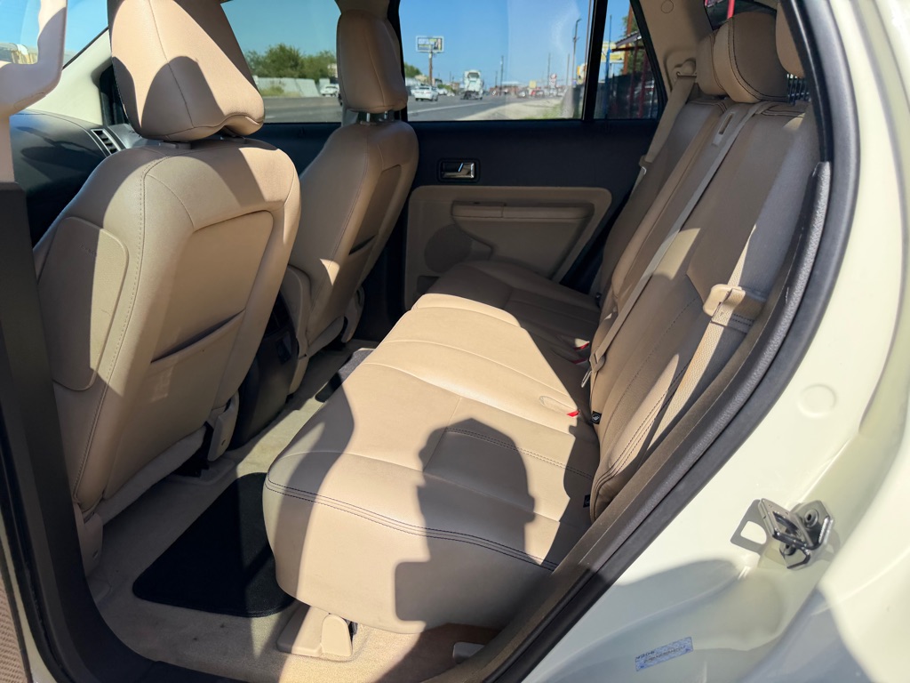 Photo 43 of this FORD EDGE
