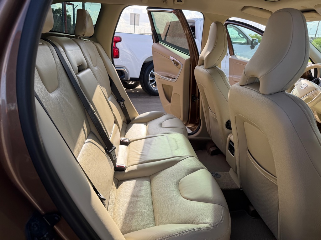 Photo 25 of this VOLVO XC60