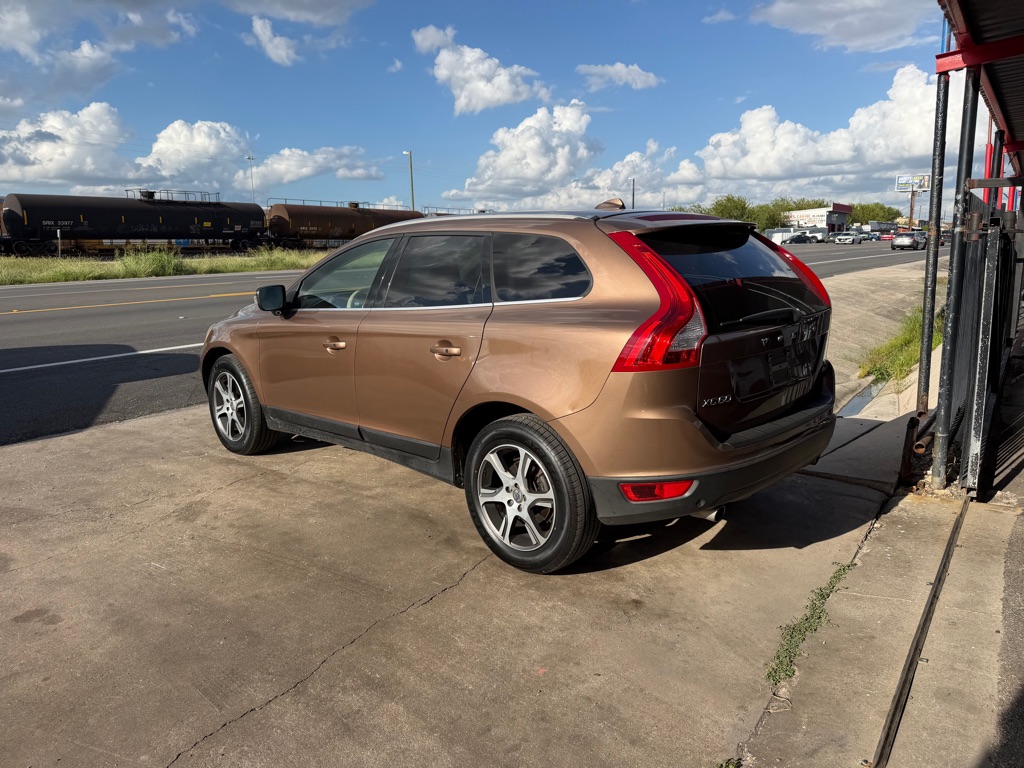 Photo 9 of this VOLVO XC60