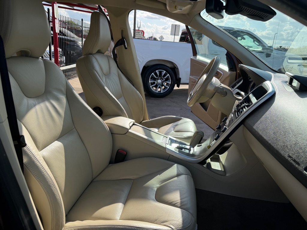Photo 27 of this VOLVO XC60