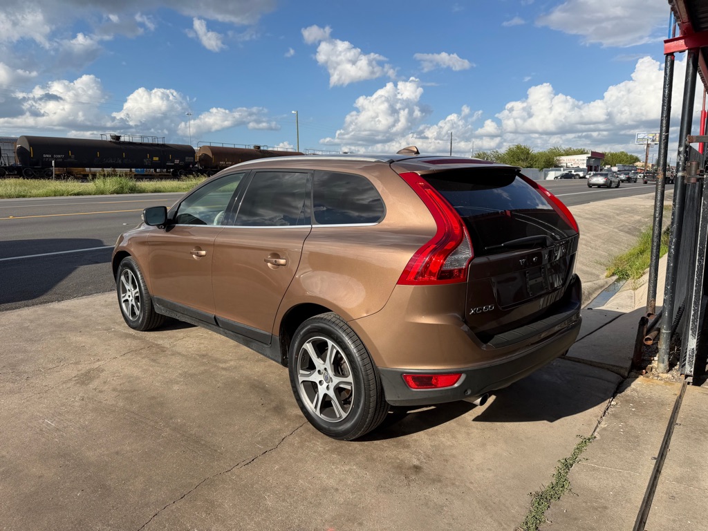 Photo 7 of this VOLVO XC60