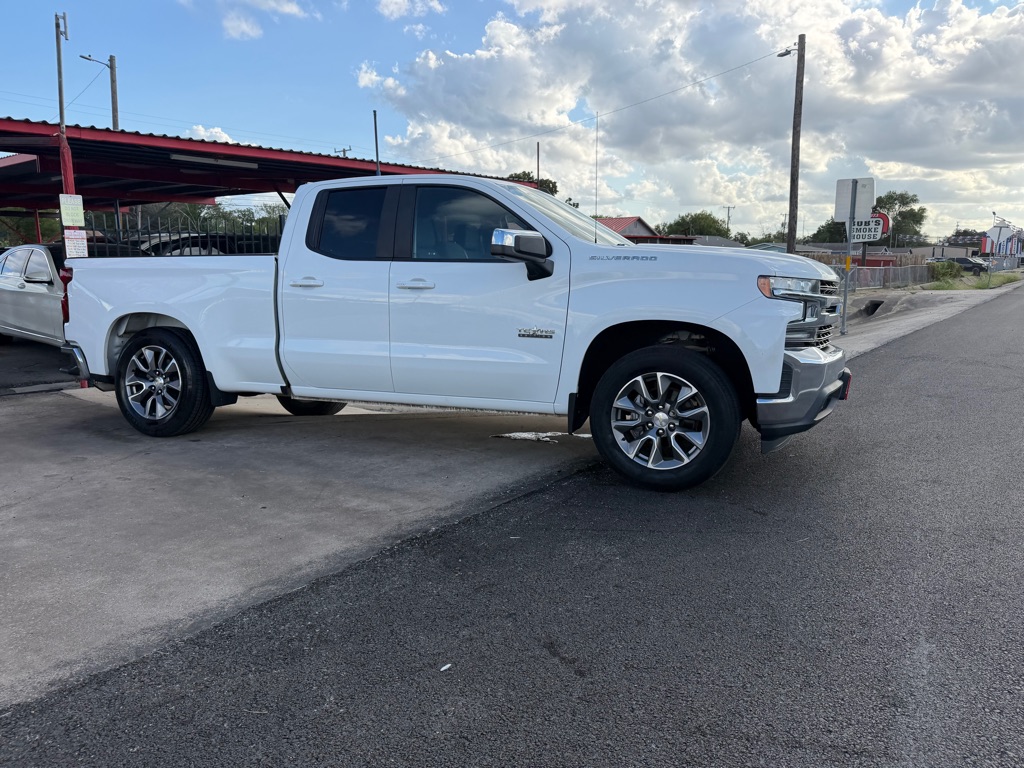 Photo 2 of this CHEVROLET SILVERADO 1500