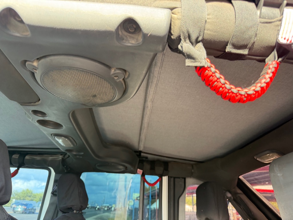 Photo 21 of this JEEP WRANGLER