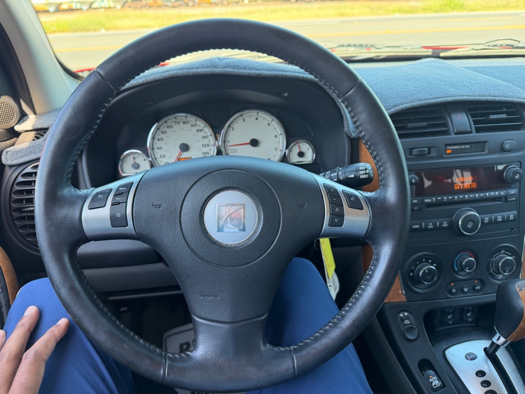 Photo 53 of this SATURN VUE