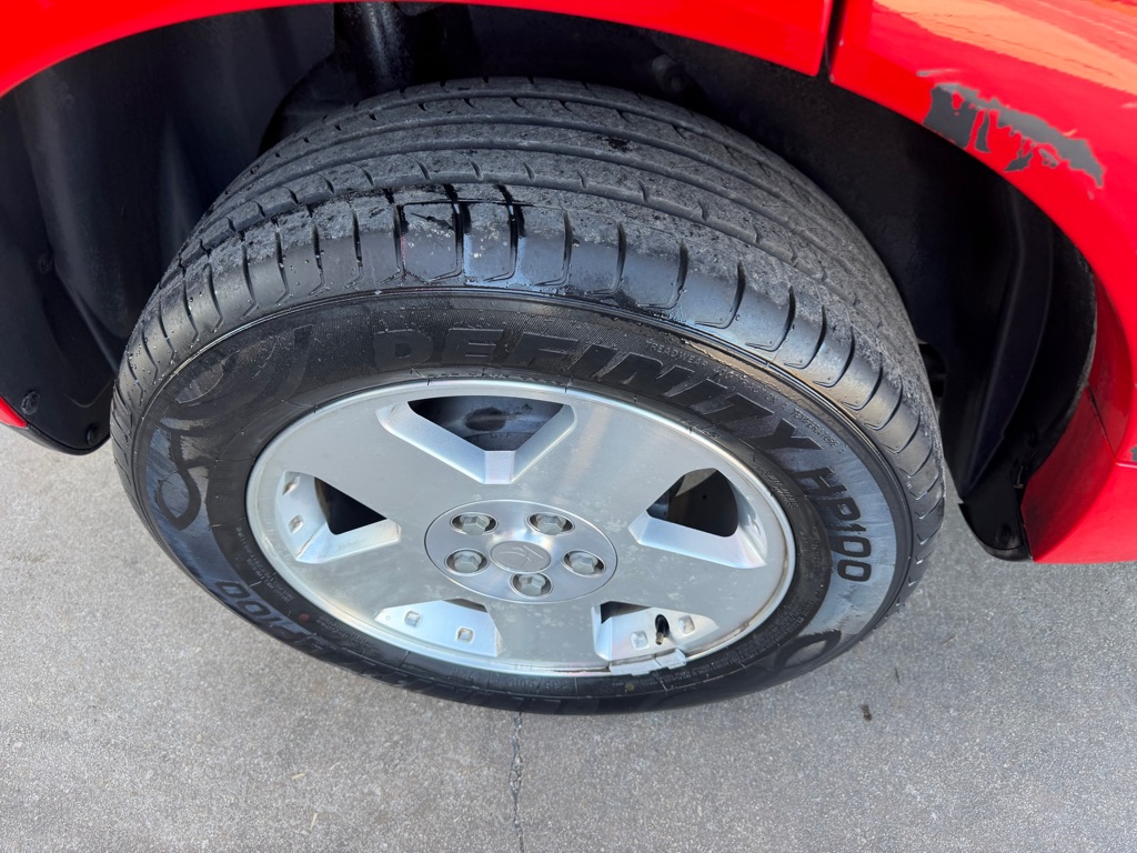 Photo 32 of this SATURN VUE