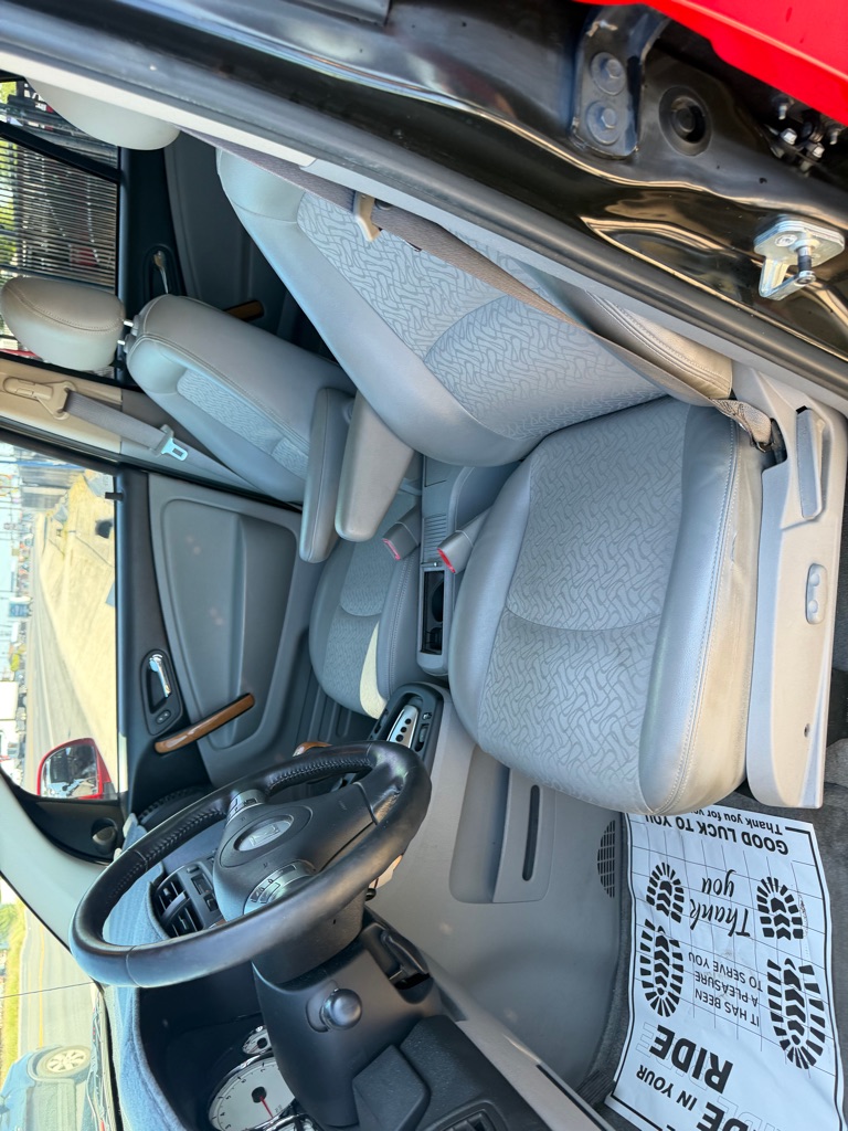 Photo 50 of this SATURN VUE