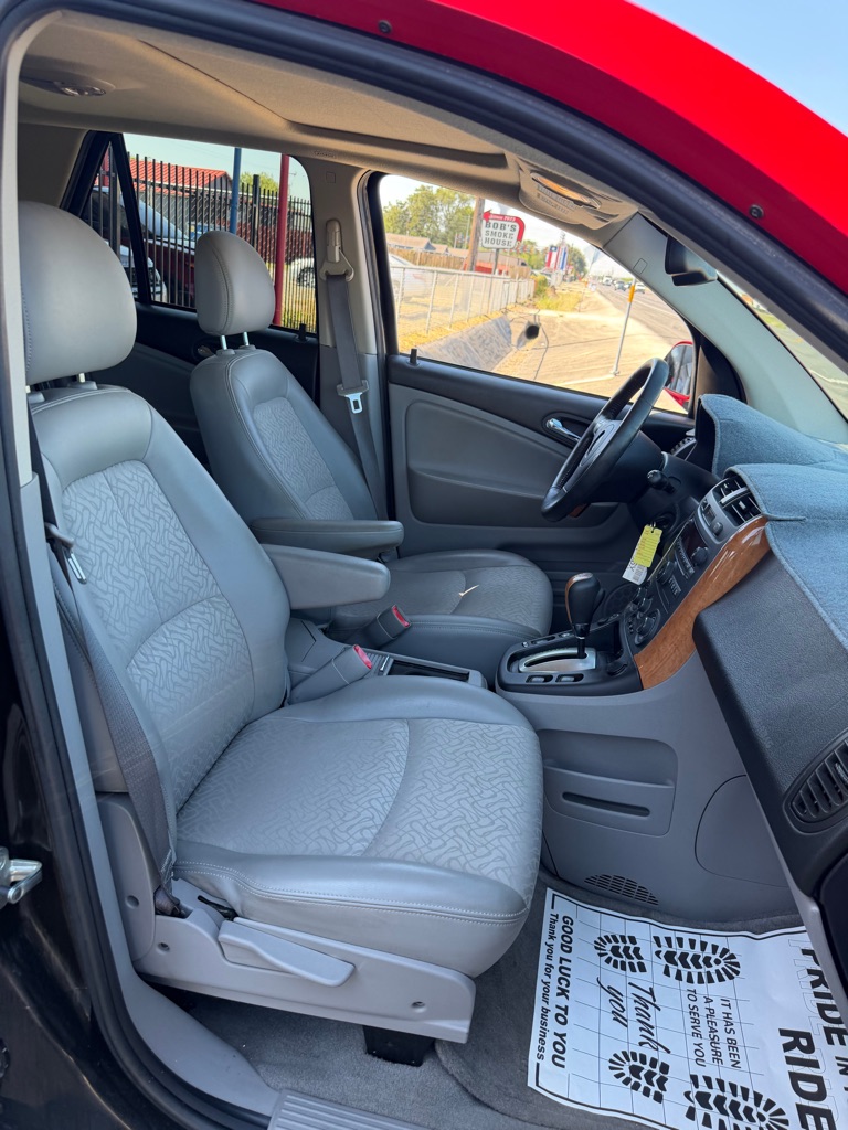Photo 26 of this SATURN VUE