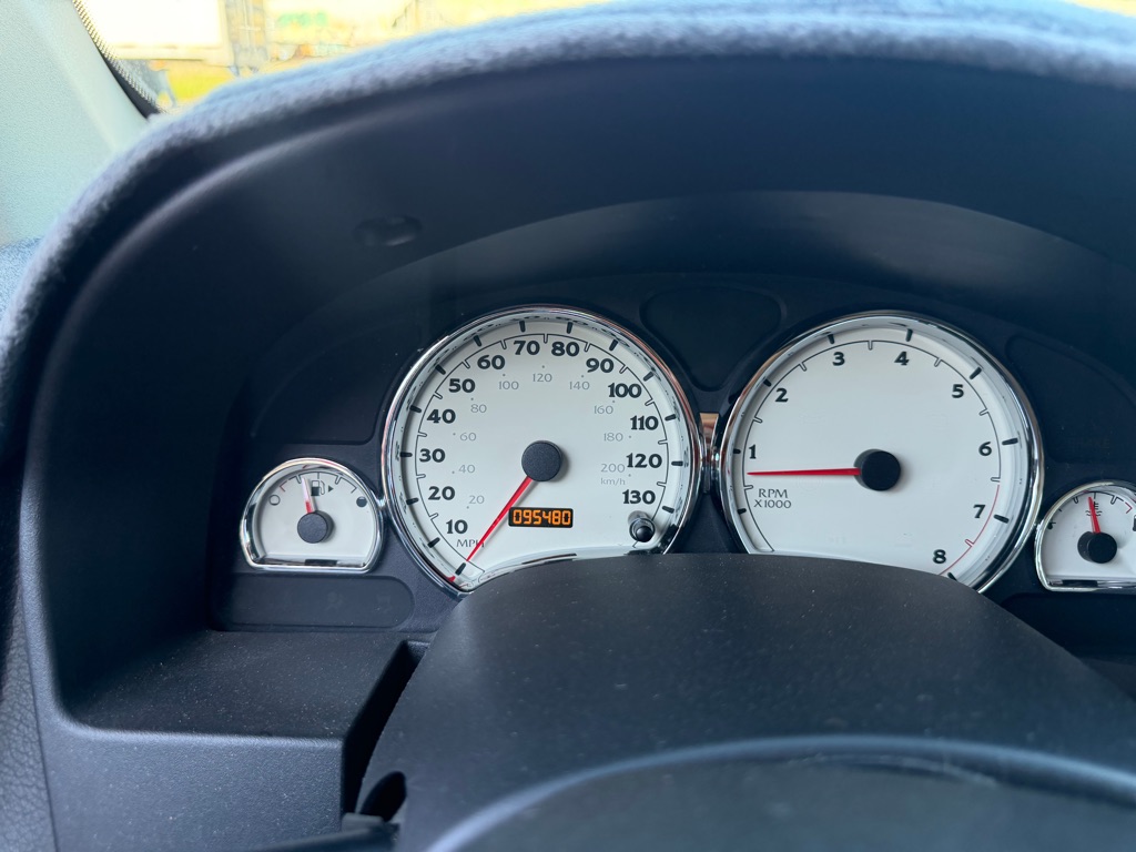 Photo 51 of this SATURN VUE