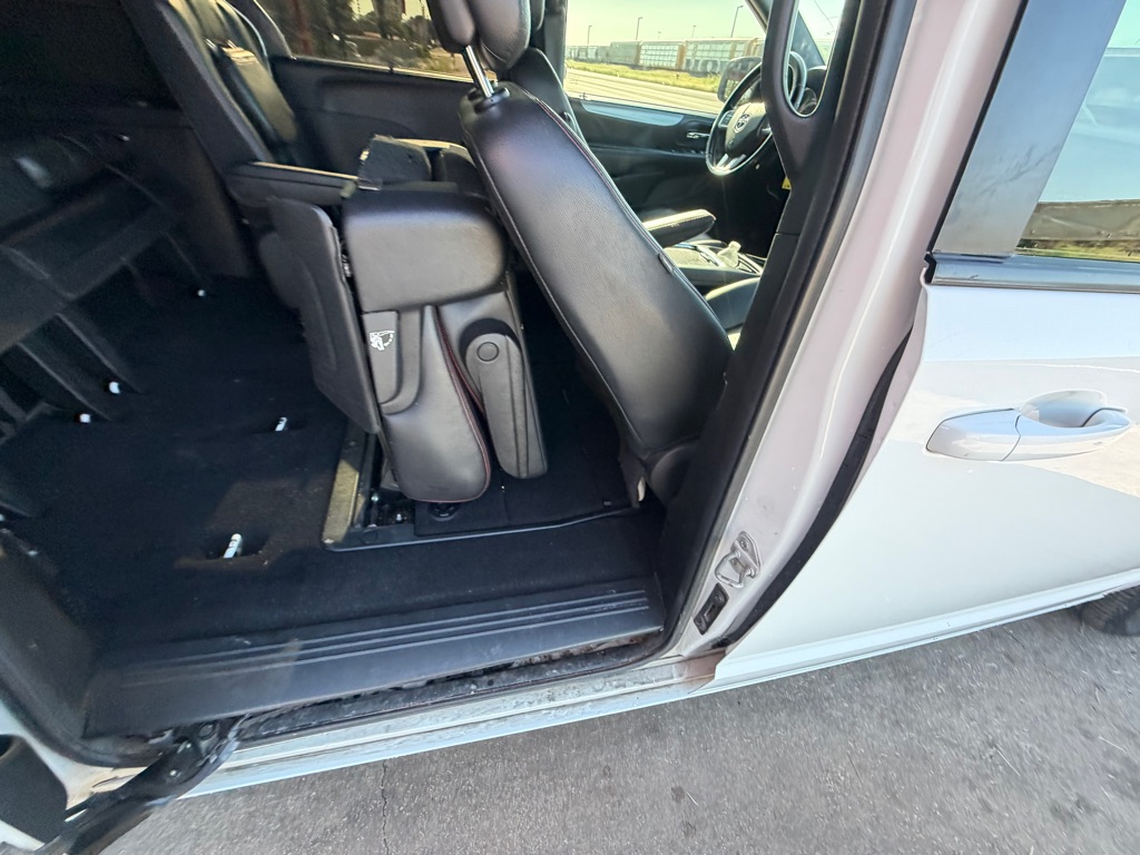 Photo 30 of this DODGE GRAND CARAVAN
