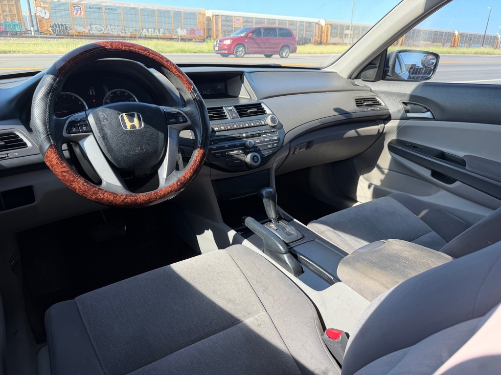 Photo 35 of this HONDA ACCORD