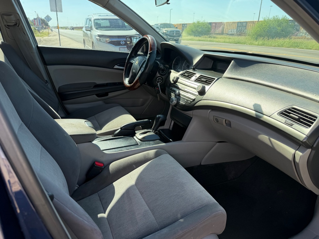Photo 33 of this HONDA ACCORD