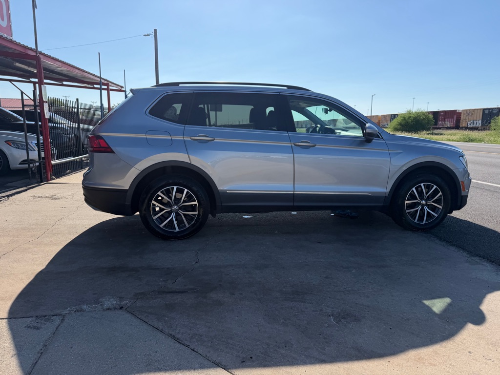 Photo 19 of this VOLKSWAGEN TIGUAN