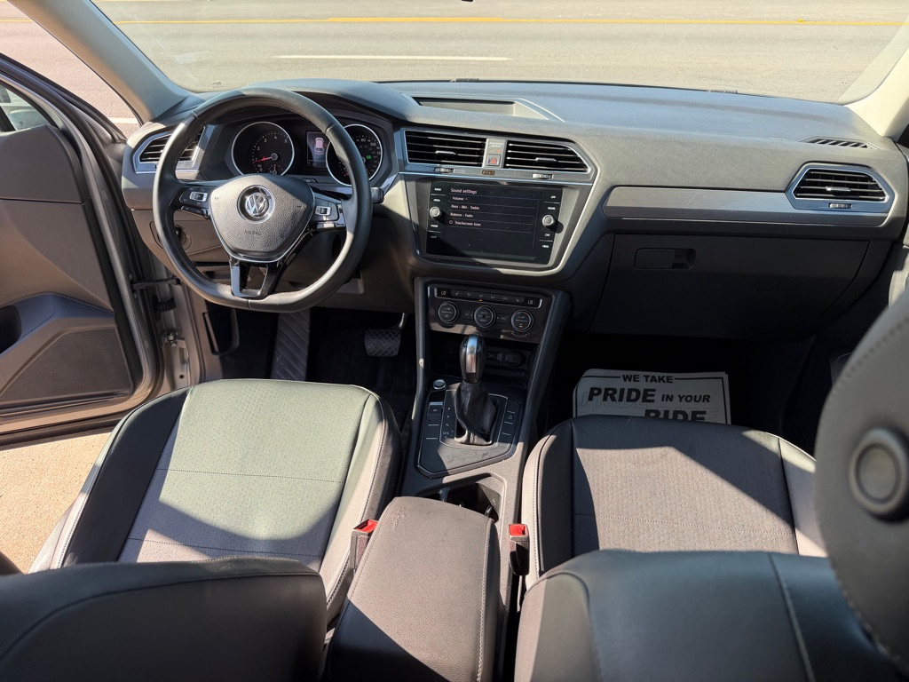 Photo 38 of this VOLKSWAGEN TIGUAN