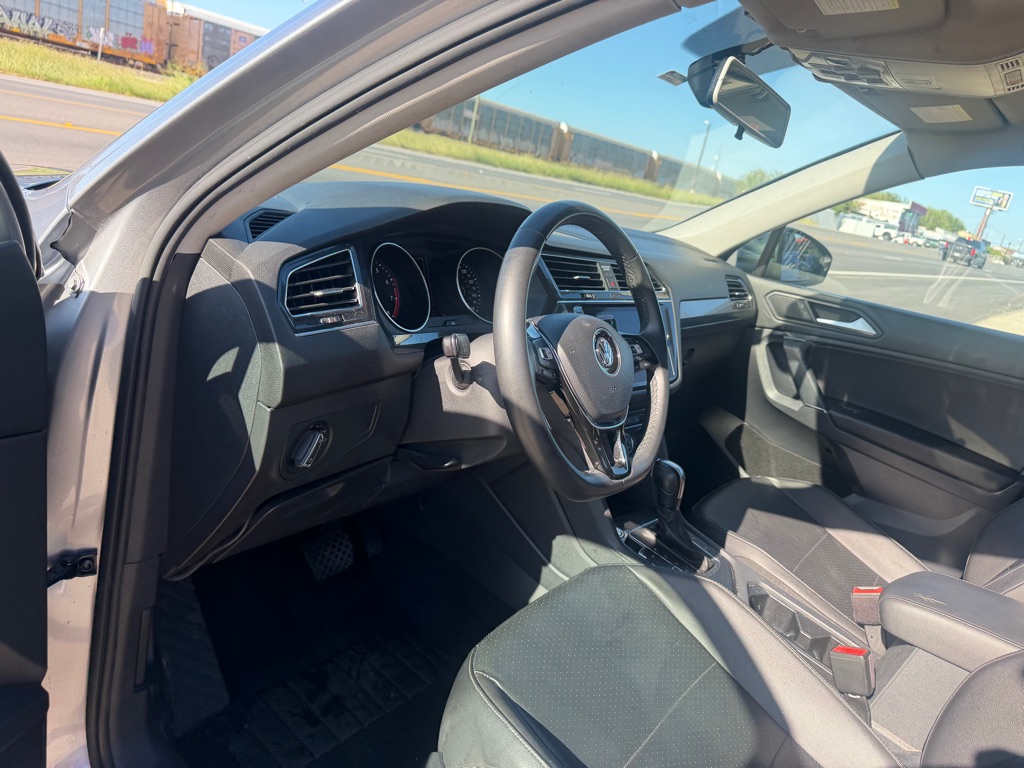 Photo 75 of this VOLKSWAGEN TIGUAN