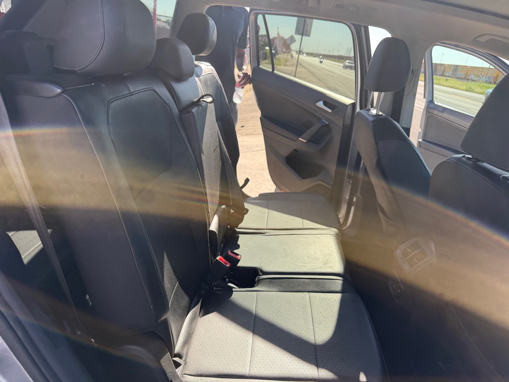Photo 26 of this VOLKSWAGEN TIGUAN