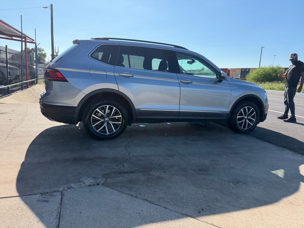 Photo 20 of this VOLKSWAGEN TIGUAN