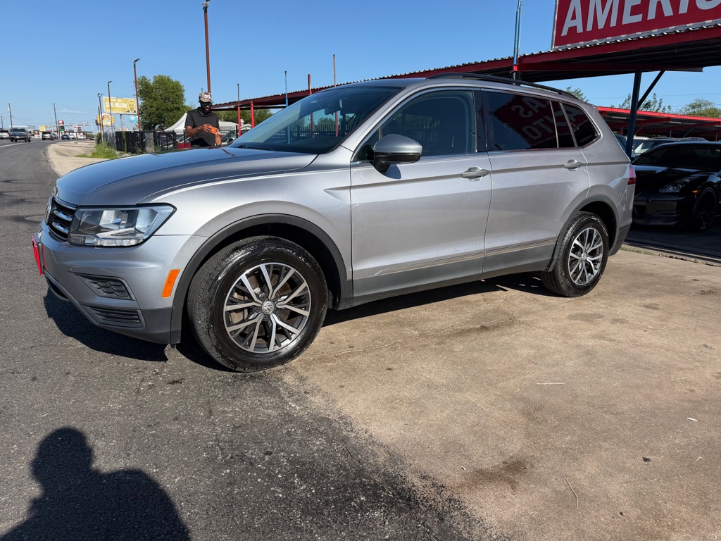 Photo 2 of this VOLKSWAGEN TIGUAN