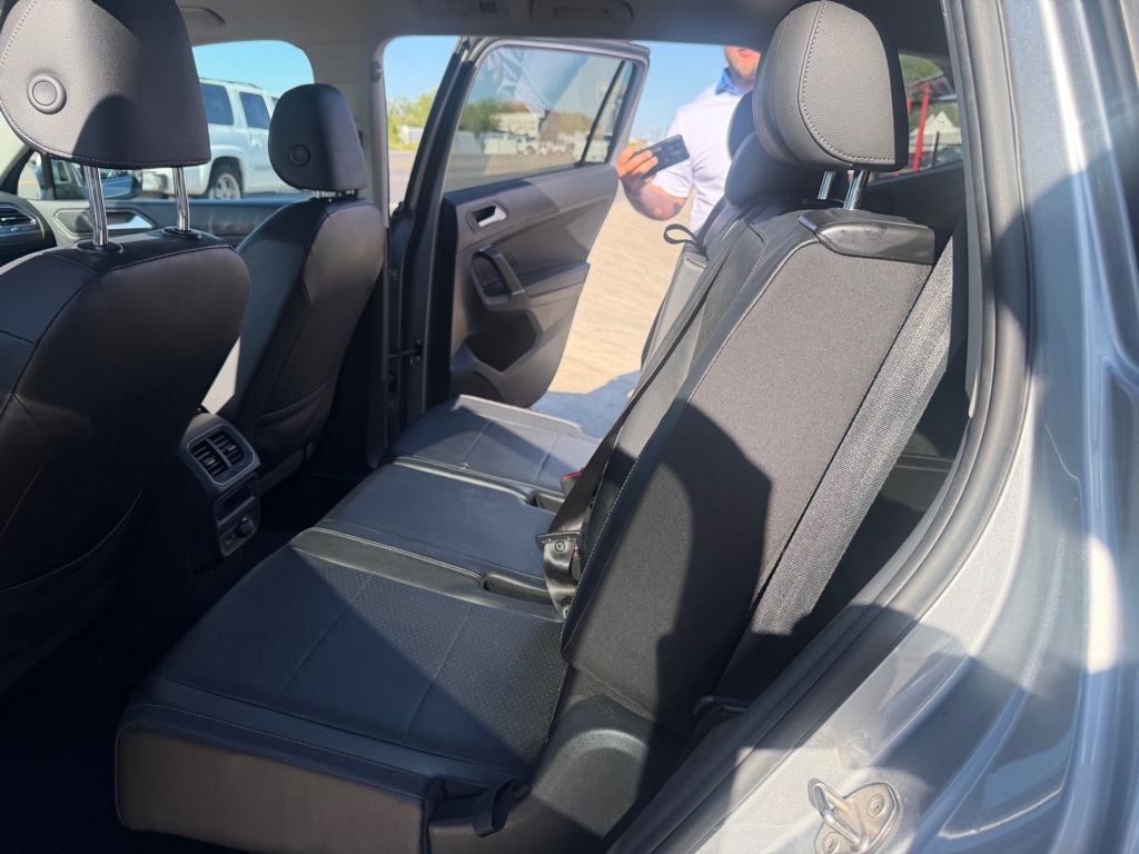 Photo 72 of this VOLKSWAGEN TIGUAN