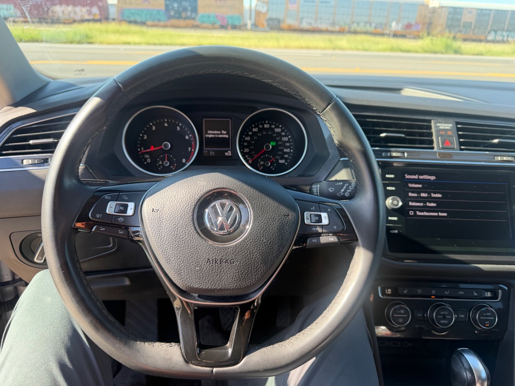 Photo 54 of this VOLKSWAGEN TIGUAN