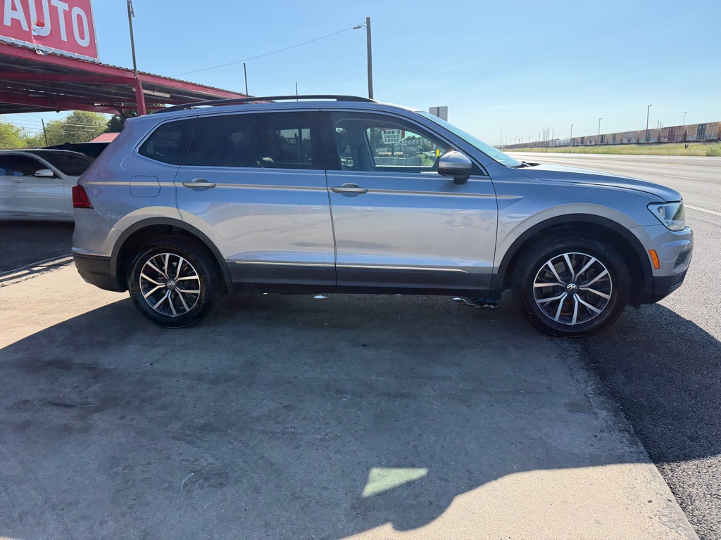 Photo 16 of this VOLKSWAGEN TIGUAN