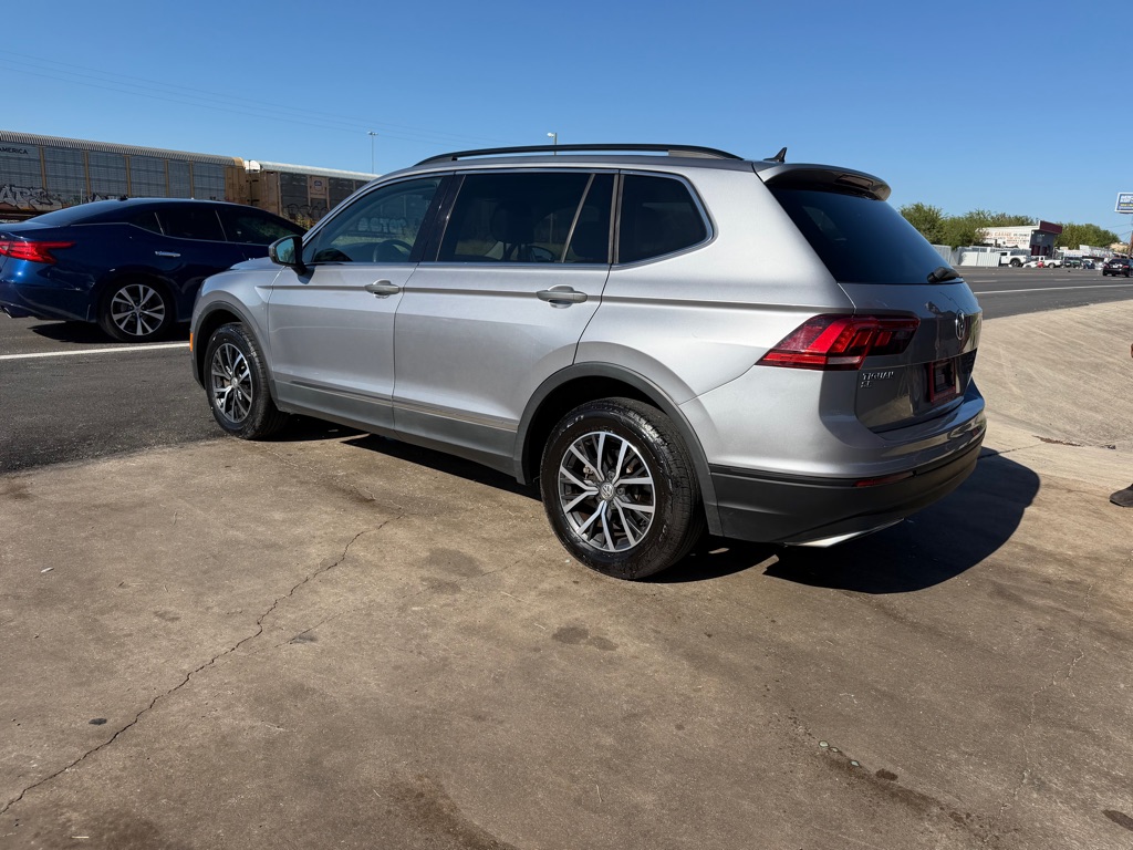 Photo 8 of this VOLKSWAGEN TIGUAN