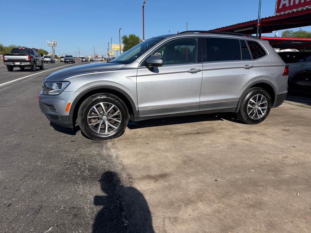 Photo 4 of this VOLKSWAGEN TIGUAN