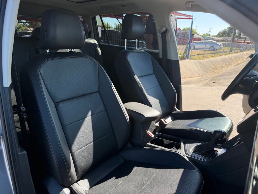 Photo 27 of this VOLKSWAGEN TIGUAN