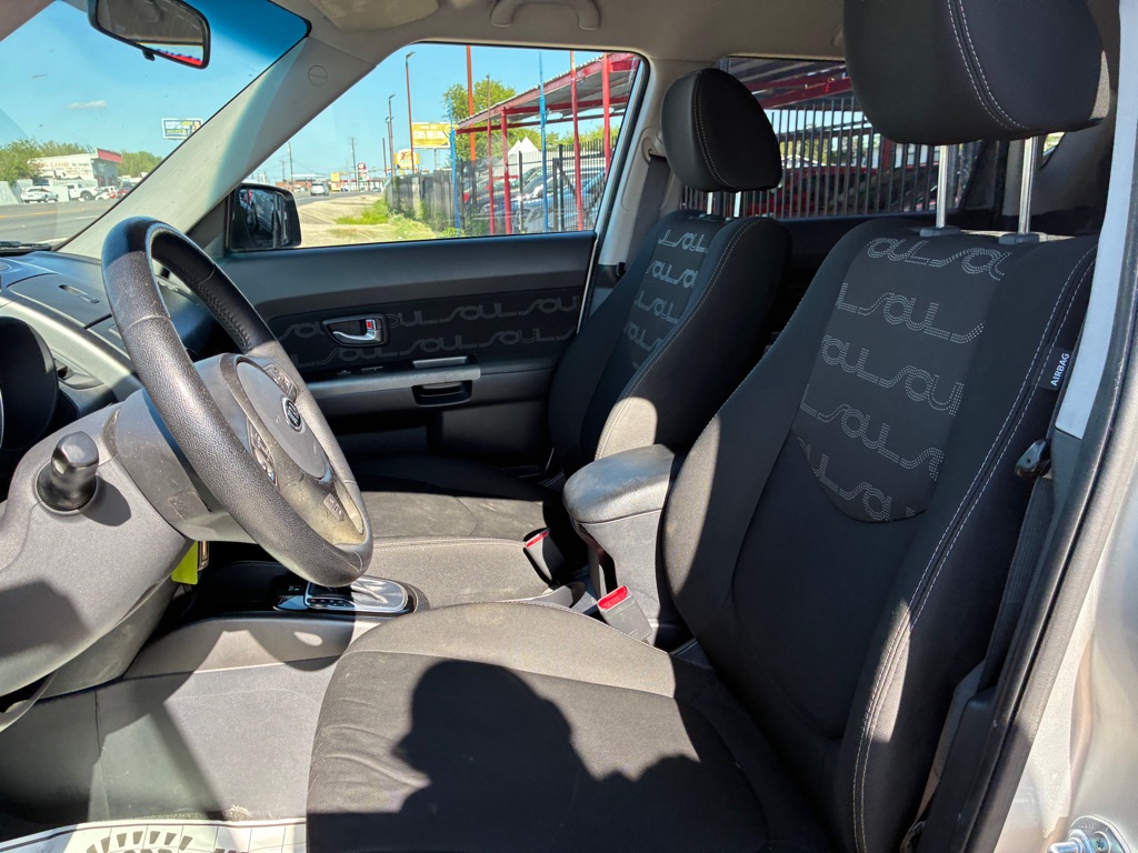 Photo 58 of this KIA SOUL