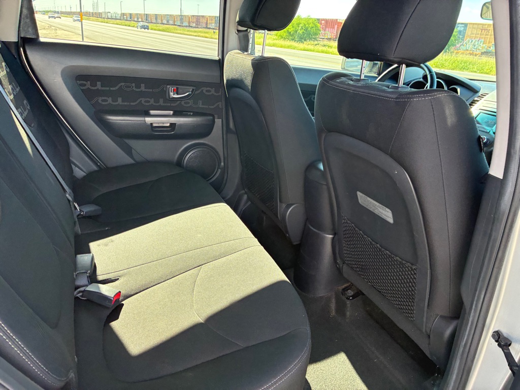 Photo 21 of this KIA SOUL
