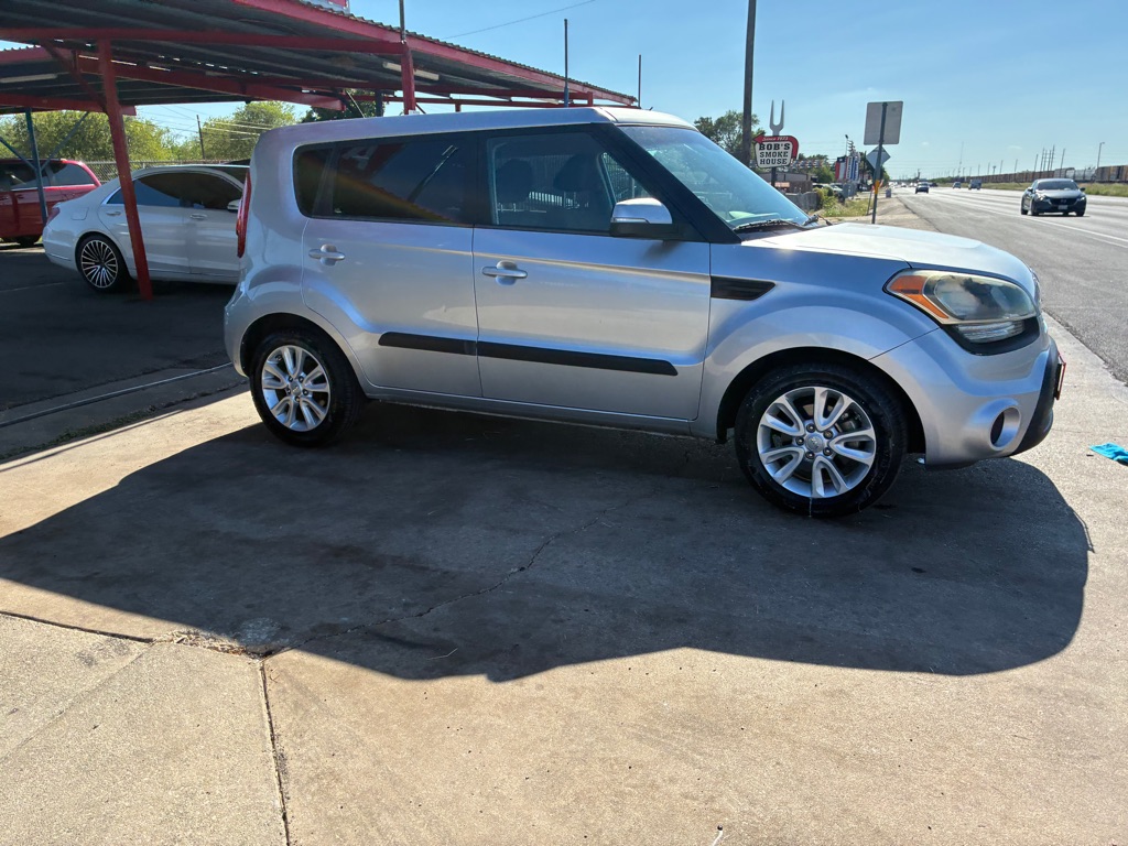 Photo 46 of this KIA SOUL