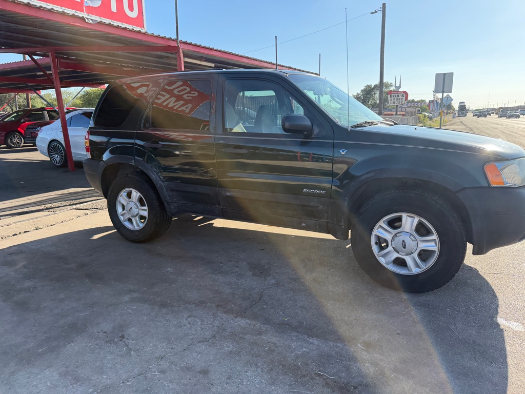 Photo 13 of this FORD ESCAPE