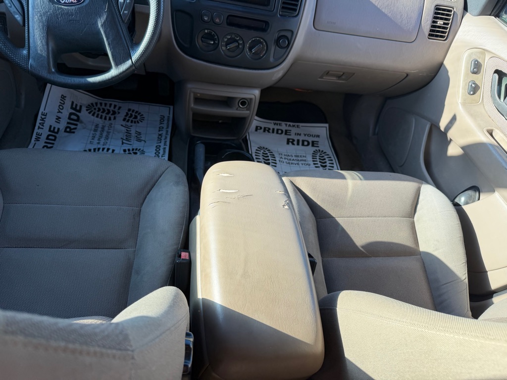 Photo 22 of this FORD ESCAPE